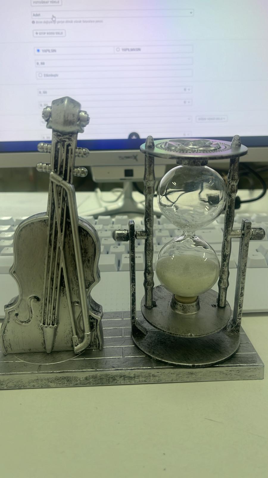 GİTAR DESENLİ GÜMÜŞ KUM SAATİ